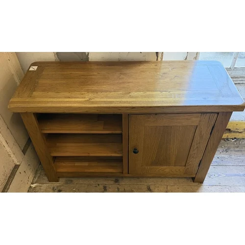 Regular Monthly Auction of 1600 Lots Antiques, Collectables, Silver, Jewellery, Paintings, Bronzes & General Furnishings, Further lots being uploaded daily.
