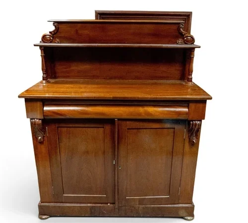 Silverdale Saleroom – Live & Online – Ceramics, Jewellery, Art, Interiors & Collectables