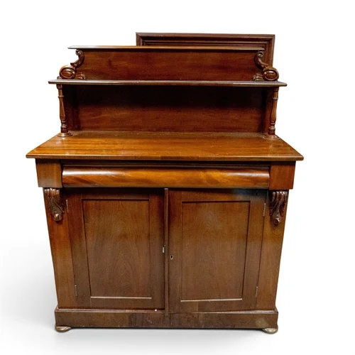 Silverdale Saleroom – Live & Online – Ceramics, Jewellery, Art, Interiors & Collectables