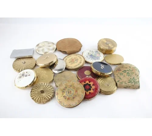 Specialist Monthly Auction – to include a Large Collection of Watches, Militaria, Cameras and other Collectables.