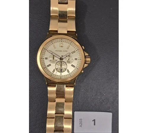 Unclaimed Airport Lost Property – 203