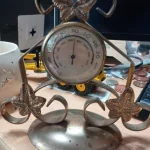 main auction 400 plus lots all lots start £1 no reserve collection or delivery Star wars jewellery military badges… — image 5
